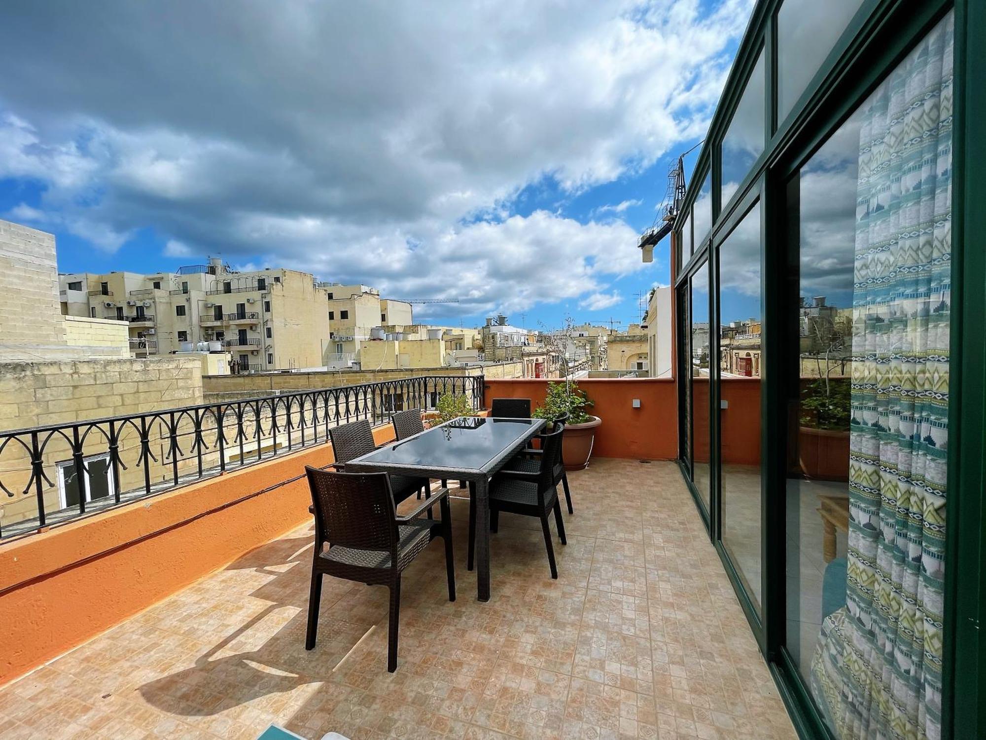 סליאמה Fantastic 3 Bedroom Duplex Penthouse With Terrace מראה חיצוני תמונה